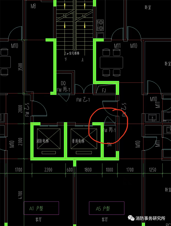 防火門、防火窗在關閉后應具有煙密閉的性能？
