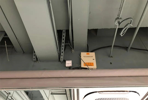 電動擋煙垂壁安裝及聯動測試