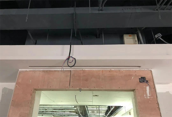電動擋煙垂壁安裝及聯動測試